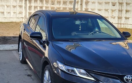 Toyota Camry, 2021 год, 3 920 000 рублей, 2 фотография