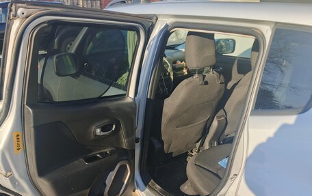 Jeep Renegade I рестайлинг, 2016 год, 1 500 000 рублей, 6 фотография