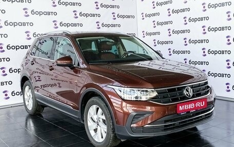Volkswagen Tiguan II, 2021 год, 2 870 000 рублей, 1 фотография