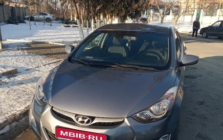 Hyundai Elantra V, 2011 год, 950 000 рублей, 1 фотография