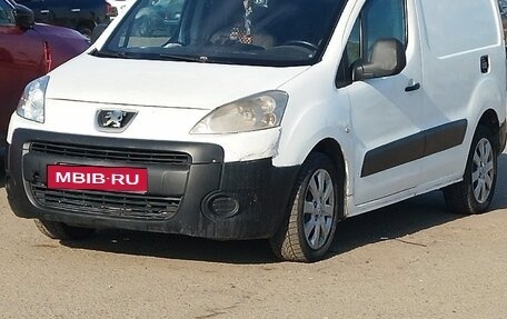 Peugeot Partner II рестайлинг 2, 2010 год, 400 000 рублей, 1 фотография