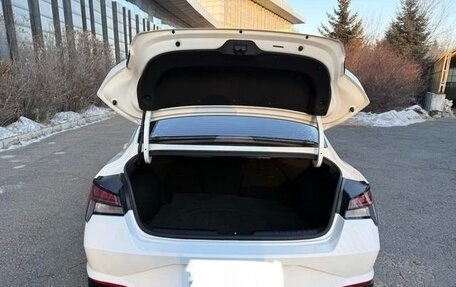 Hyundai Elantra, 2022 год, 1 840 000 рублей, 6 фотография