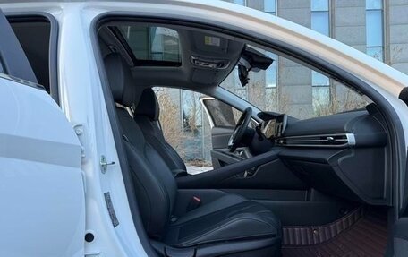 Hyundai Elantra, 2022 год, 1 840 000 рублей, 15 фотография