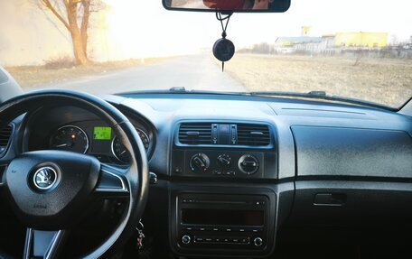 Skoda Fabia II, 2014 год, 490 000 рублей, 27 фотография