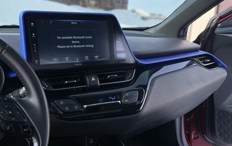 Toyota C-HR I рестайлинг, 2020 год, 2 700 000 рублей, 30 фотография