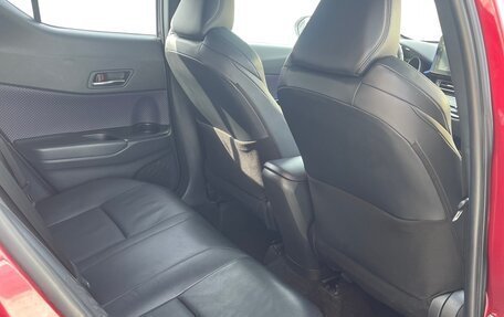 Toyota C-HR I рестайлинг, 2020 год, 2 700 000 рублей, 25 фотография