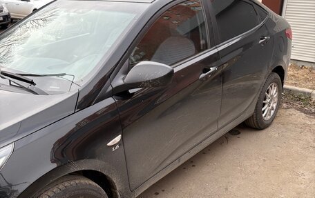 Hyundai Solaris II рестайлинг, 2011 год, 750 000 рублей, 2 фотография