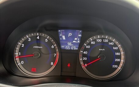 Hyundai Solaris II рестайлинг, 2011 год, 750 000 рублей, 12 фотография