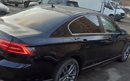 Volkswagen Passat B8 рестайлинг, 2017 год, 1 800 000 рублей, 4 фотография