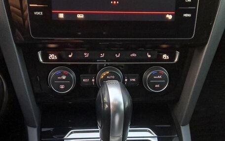 Volkswagen Passat B8 рестайлинг, 2017 год, 1 800 000 рублей, 11 фотография