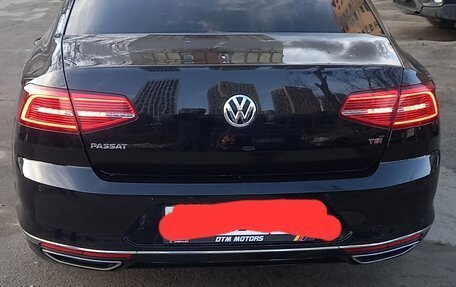 Volkswagen Passat B8 рестайлинг, 2017 год, 1 800 000 рублей, 5 фотография