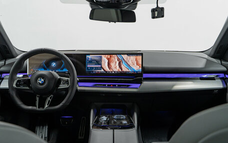 BMW 5 серия, 2025 год, 10 390 000 рублей, 14 фотография