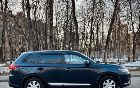 Mitsubishi Outlander III рестайлинг 3, 2019 год, 1 920 000 рублей, 4 фотография