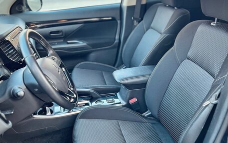 Mitsubishi Outlander III рестайлинг 3, 2019 год, 1 920 000 рублей, 9 фотография