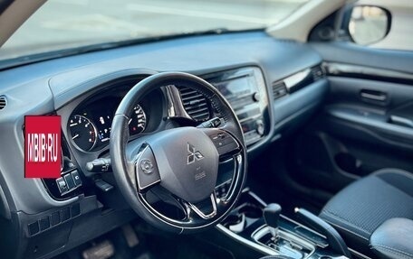 Mitsubishi Outlander III рестайлинг 3, 2019 год, 1 920 000 рублей, 8 фотография