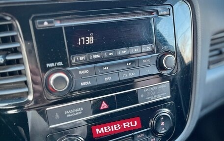 Mitsubishi Outlander III рестайлинг 3, 2019 год, 1 920 000 рублей, 15 фотография