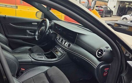 Mercedes-Benz E-Класс, 2021 год, 3 100 000 рублей, 6 фотография