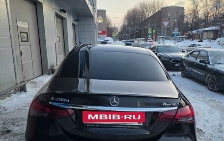 Mercedes-Benz E-Класс, 2021 год, 3 100 000 рублей, 5 фотография