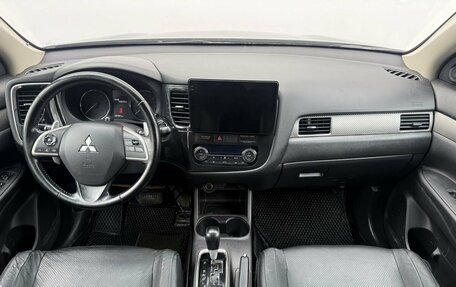 Mitsubishi Outlander III рестайлинг 3, 2014 год, 1 300 000 рублей, 12 фотография