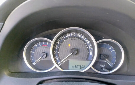 Toyota Auris II, 2013 год, 1 200 000 рублей, 16 фотография