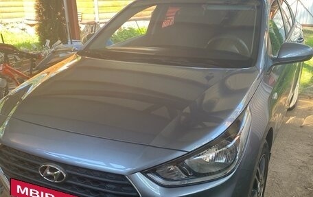 Hyundai Solaris II рестайлинг, 2017 год, 1 350 000 рублей, 2 фотография