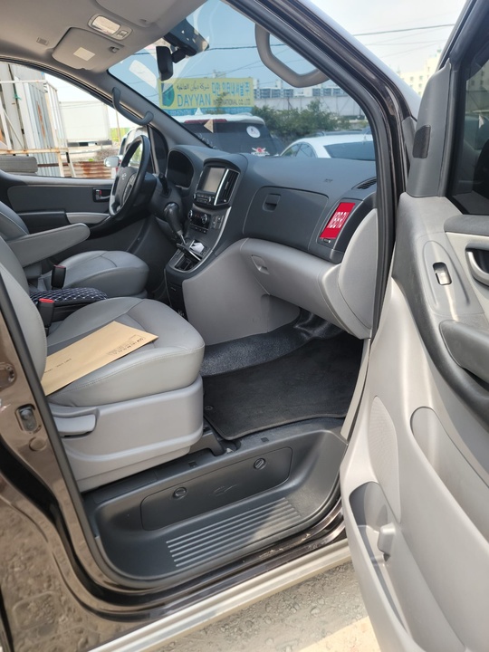 Hyundai Grand Starex Grand Starex I рестайлинг 2, 2018 год, 3 400 000 рублей, 6 фотография