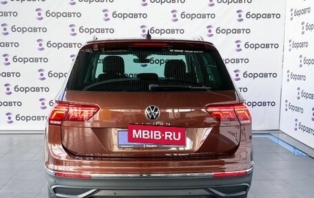Volkswagen Tiguan II, 2021 год, 2 870 000 рублей, 5 фотография