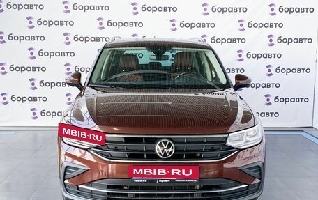 Volkswagen Tiguan II, 2021 год, 2 870 000 рублей, 2 фотография