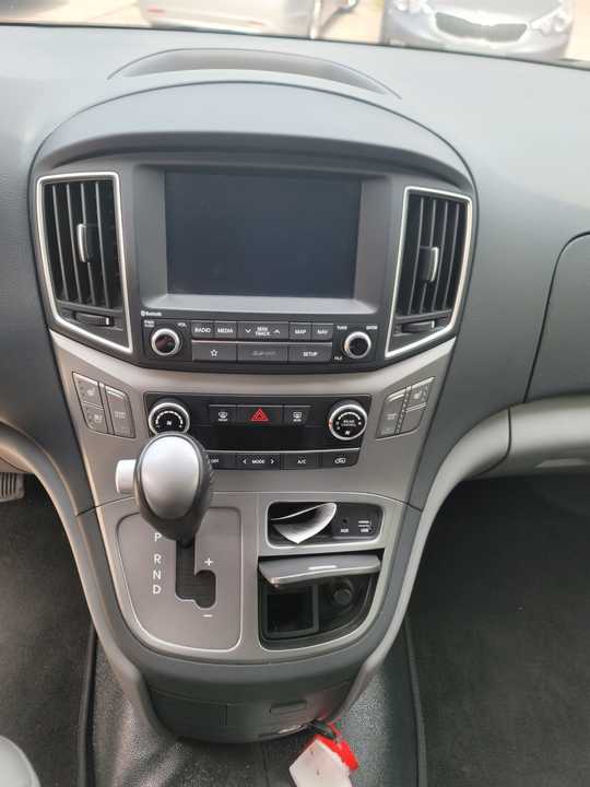 Hyundai Grand Starex Grand Starex I рестайлинг 2, 2018 год, 3 400 000 рублей, 12 фотография