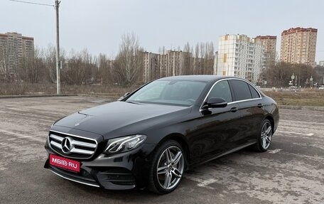 Mercedes-Benz E-Класс, 2019 год, 3 700 000 рублей, 1 фотография