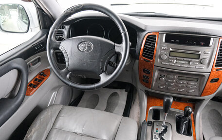 Toyota Land Cruiser 100 рестайлинг 2, 1998 год, 1 699 000 рублей, 10 фотография