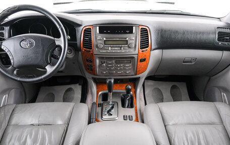Toyota Land Cruiser 100 рестайлинг 2, 1998 год, 1 699 000 рублей, 11 фотография