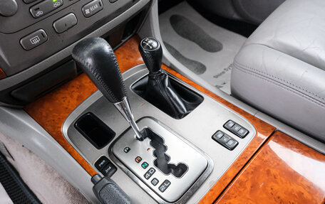 Toyota Land Cruiser 100 рестайлинг 2, 1998 год, 1 699 000 рублей, 17 фотография