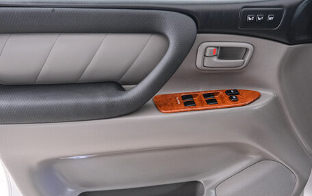 Toyota Land Cruiser 100 рестайлинг 2, 1998 год, 1 699 000 рублей, 23 фотография