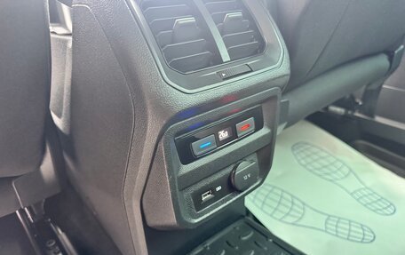 Volkswagen Tiguan II, 2019 год, 3 550 000 рублей, 18 фотография