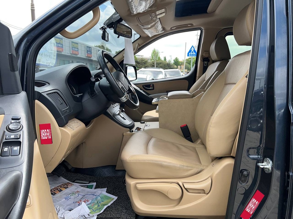 Hyundai Grand Starex Grand Starex I рестайлинг 2, 2018 год, 3 800 000 рублей, 9 фотография