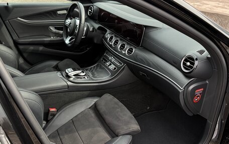 Mercedes-Benz E-Класс, 2019 год, 3 700 000 рублей, 9 фотография