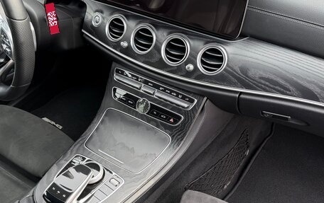 Mercedes-Benz E-Класс, 2019 год, 3 700 000 рублей, 10 фотография