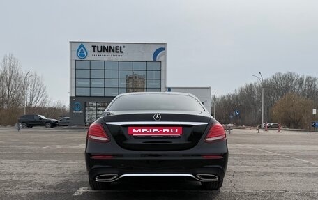 Mercedes-Benz E-Класс, 2019 год, 3 700 000 рублей, 4 фотография