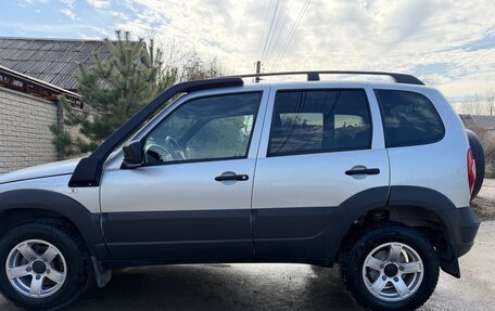 Chevrolet Niva I рестайлинг, 2019 год, 880 000 рублей, 3 фотография