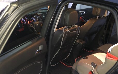 Opel Astra J, 2010 год, 550 000 рублей, 11 фотография