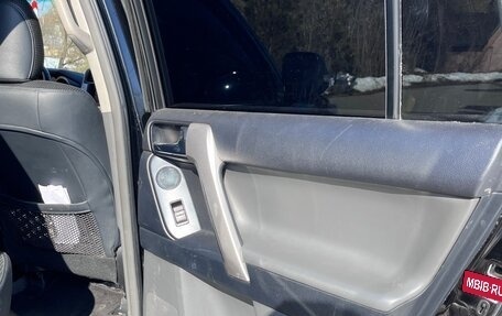 Toyota Land Cruiser Prado 150 рестайлинг 2, 2011 год, 2 500 000 рублей, 15 фотография