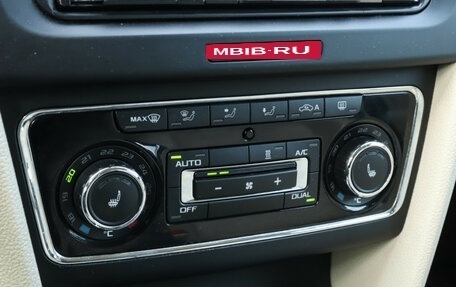 Skoda Superb III рестайлинг, 2013 год, 1 290 000 рублей, 15 фотография