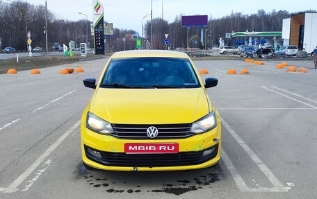Volkswagen Polo VI (EU Market), 2018 год, 380 000 рублей, 1 фотография