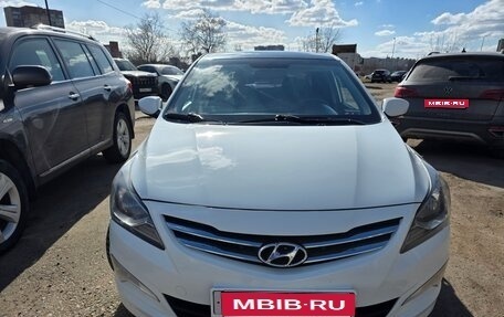 Hyundai Solaris II рестайлинг, 2015 год, 965 000 рублей, 1 фотография