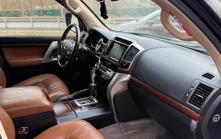 Toyota Land Cruiser 200, 2015 год, 4 900 000 рублей, 6 фотография