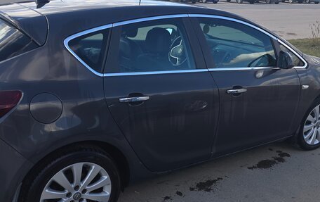 Opel Astra J, 2013 год, 900 000 рублей, 3 фотография