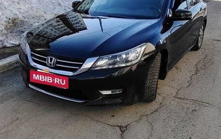 Honda Accord IX рестайлинг, 2013 год, 1 000 000 рублей, 2 фотография