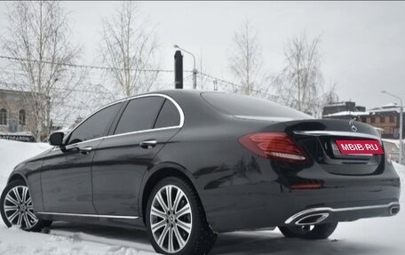 Mercedes-Benz E-Класс, 2018 год, 3 065 000 рублей, 11 фотография