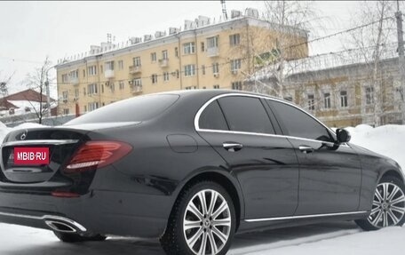 Mercedes-Benz E-Класс, 2018 год, 3 065 000 рублей, 12 фотография